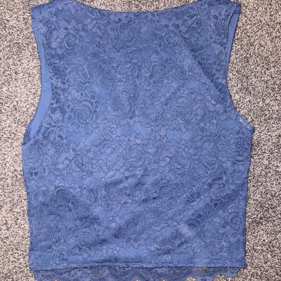 ReoRia Blue Lace V-Neck Top - Picture 5 of 6